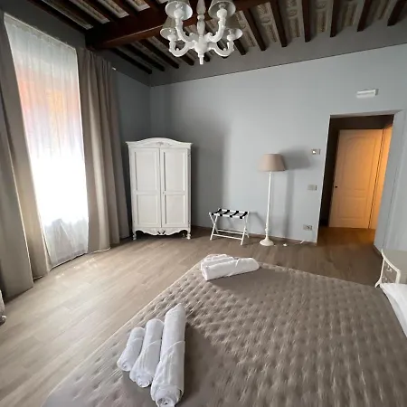 Couette-café La Perla Del Borgo *